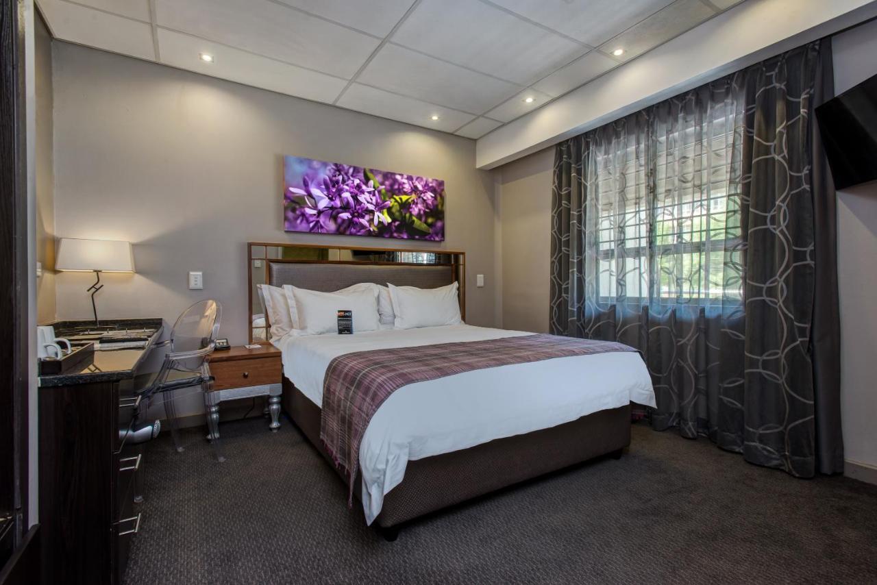 Hotel Anew Hatfield 4*